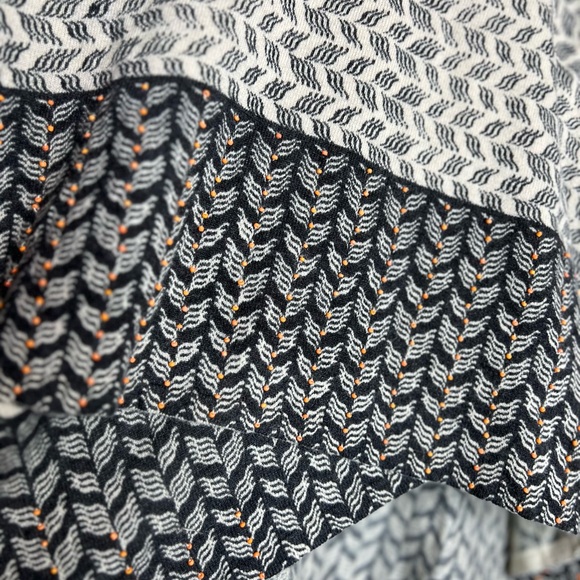 Moth By Anthropologie Women’s Black/White Geometric Orange Beads Crosstop SZ XL - Picture 5 of 8